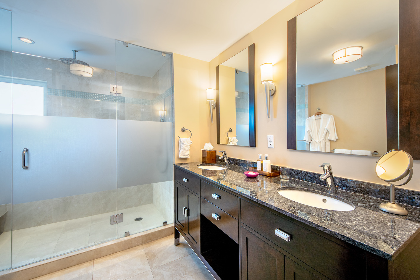 Concierge Collection Bathroom – 2 Bed Ocean Front