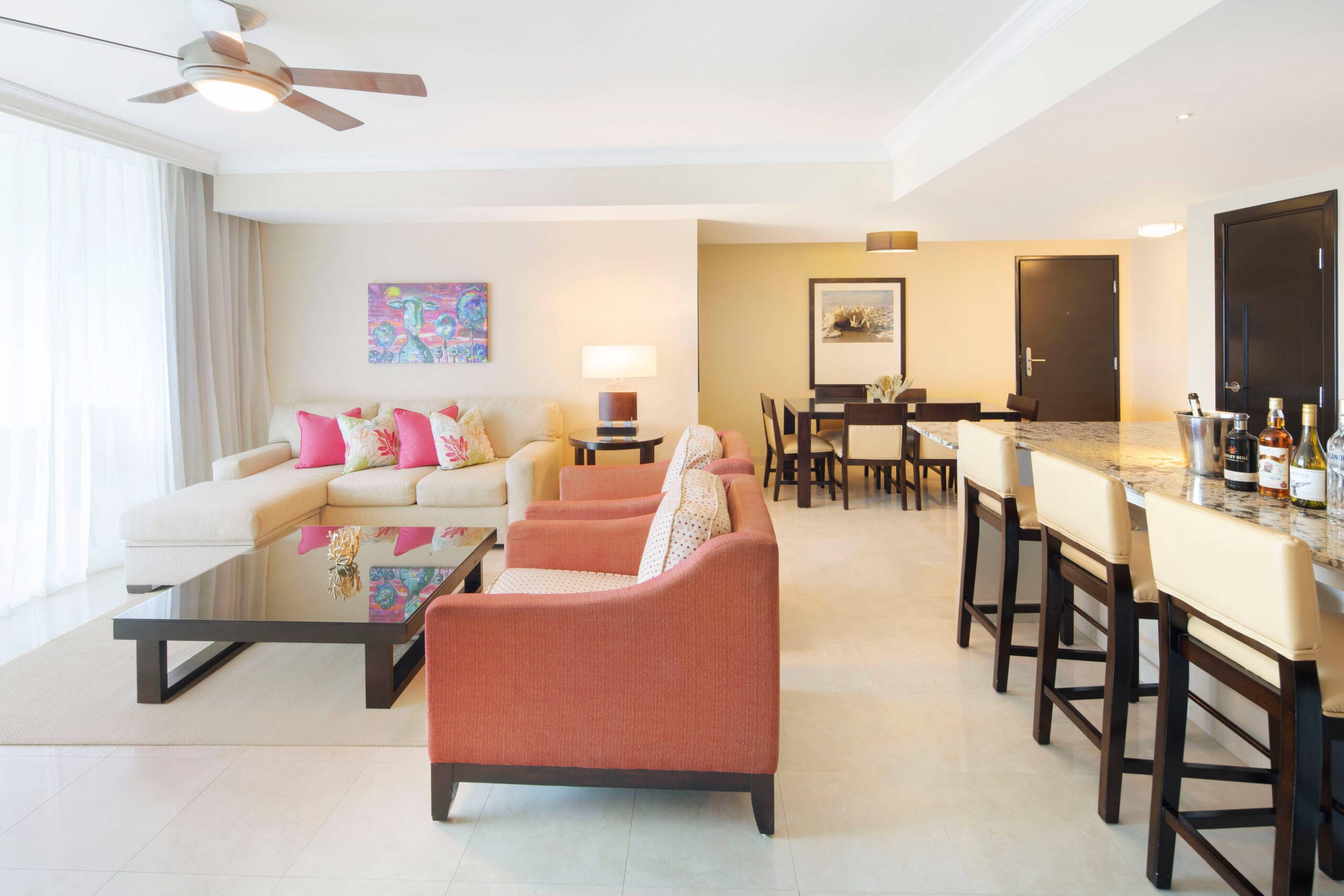 Concierge Collection Lounge and Breakfast Bar – 2 Bed Bay View Suite